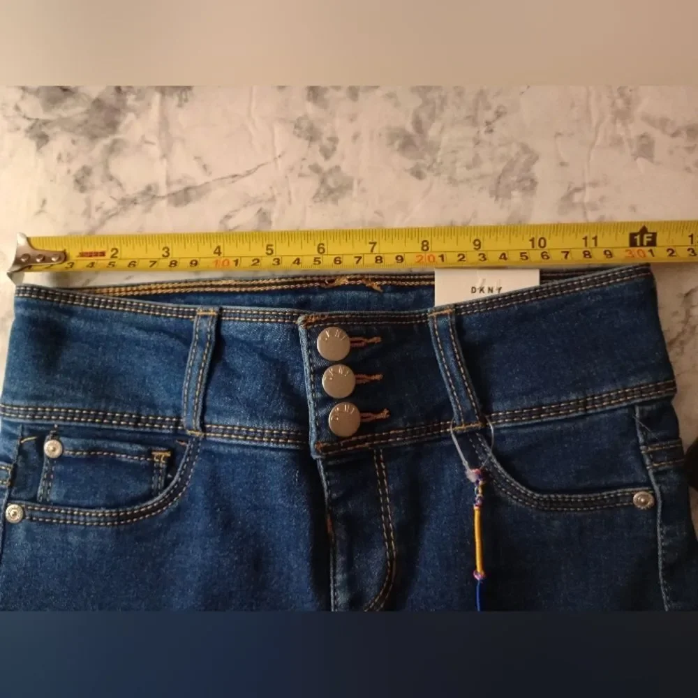 NWT DKNY Dark Wash Stretch Denim Skinny Jeans Size 12